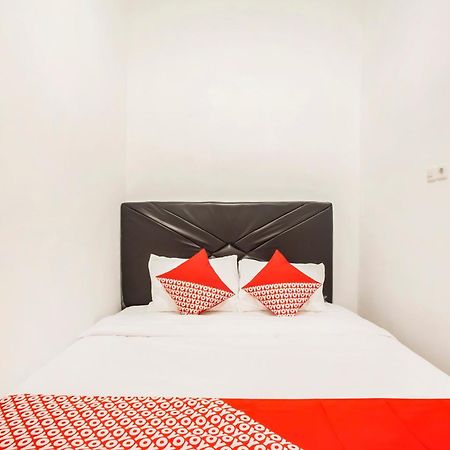 Oyo 2720 Sutomo Inn Medan Zewnętrze zdjęcie