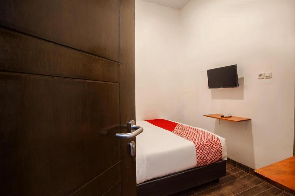Oyo 2720 Sutomo Inn Medan Zewnętrze zdjęcie