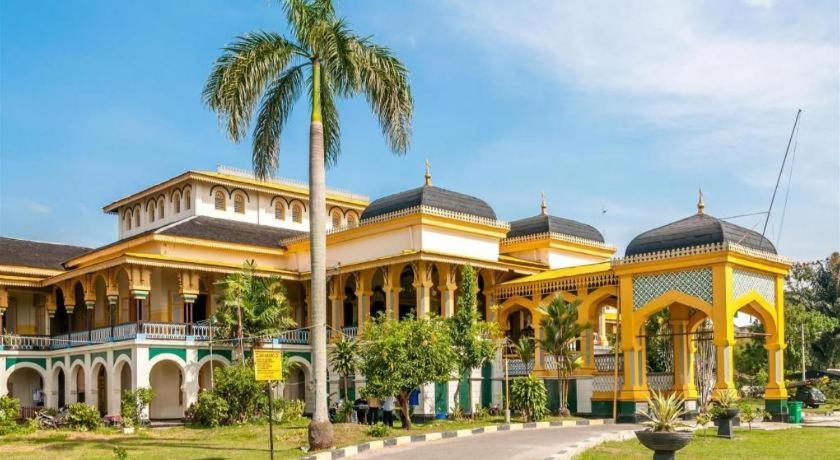 Oyo 2720 Sutomo Inn Medan Zewnętrze zdjęcie