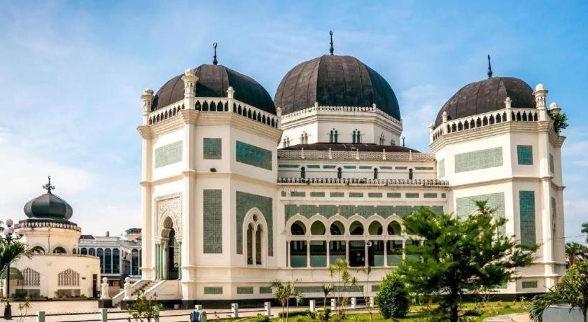 Oyo 2720 Sutomo Inn Medan Zewnętrze zdjęcie
